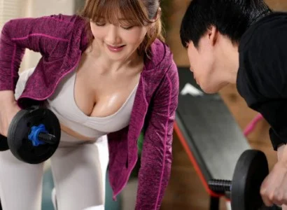 Chàng trai số hưởng với nữ PT gợi cảm địt nhau