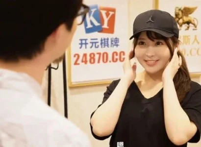 Nhân viên giao hàng dễ tính khi trao hàng