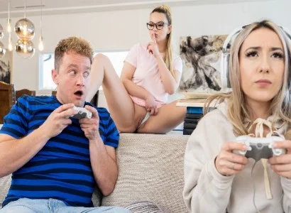 cô em bị bạn thân cướp người yêu chỉ vì mê chơi game