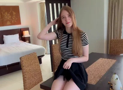 Khách nam ở homestay đưa lễ tân đi ăn rồi địt